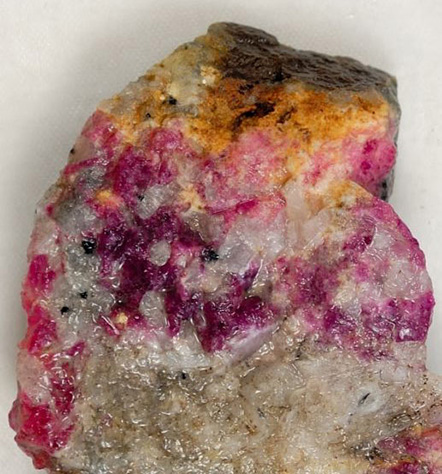 Tugtupite